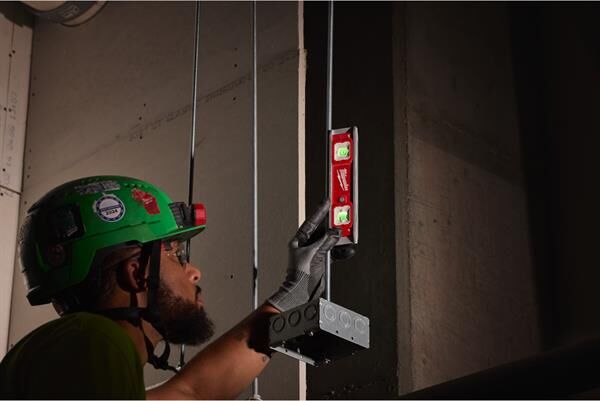 Milwaukee Su Terazisi Led Işıklı Torpedo 23 CM 4932498742