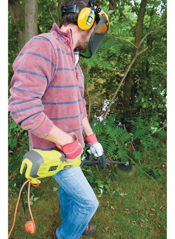 Ryobi RBC1226I 1200 W Elektrikli Tırpan Makinası 5133002506