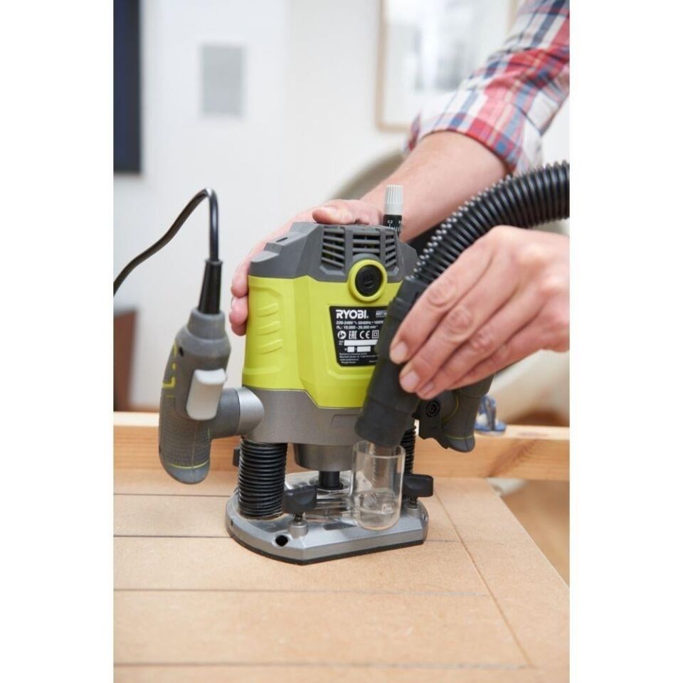 Ryobi RRT1600P-K 1600 W Çift Kollu El Frezesi 5133002606