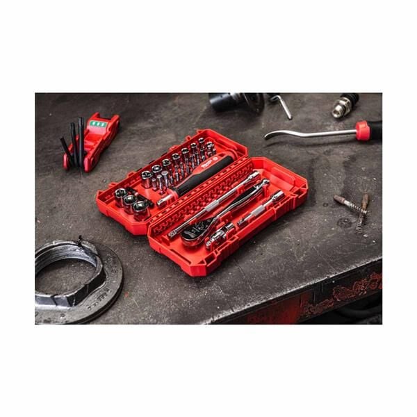 Milwaukee 1/4 Cırcır Ve Tornavida Kollu Lokma Set 38 Parça 4932498381