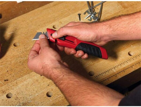 Milwaukee T4932459375 Ağır Hizmet Tipi 3\'lü Set Maket Bıçağı Metre Ve İşaretleme Kalemi