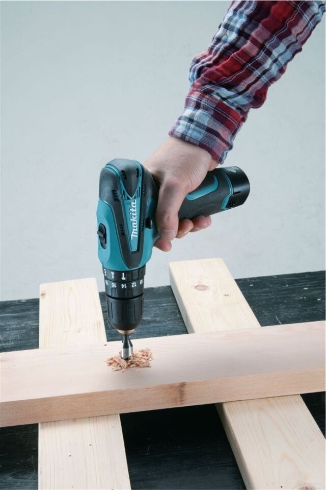 Makita HP330DWE Darbeli Akülü Matkap Vidalama