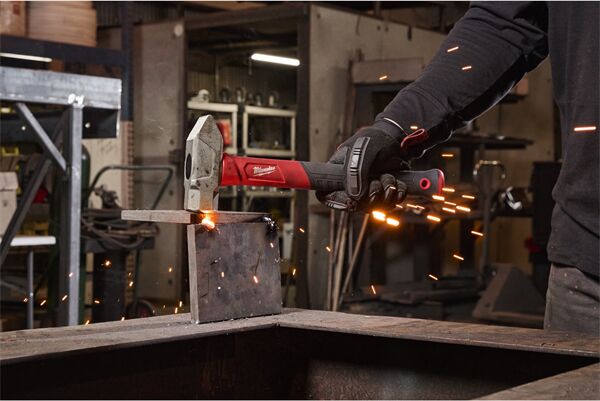 Milwaukee Fiber Saplı Çapraz Çeliç 1300 Gr 4932498306