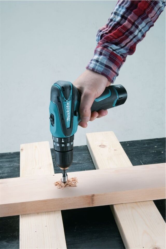 Makita HP330DWE Darbeli Akülü Matkap Vidalama