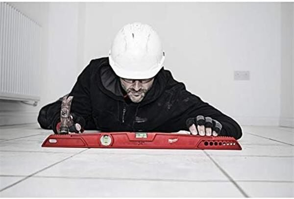 Milwaukee Su Terazisi Redcast 80cm 4932459099