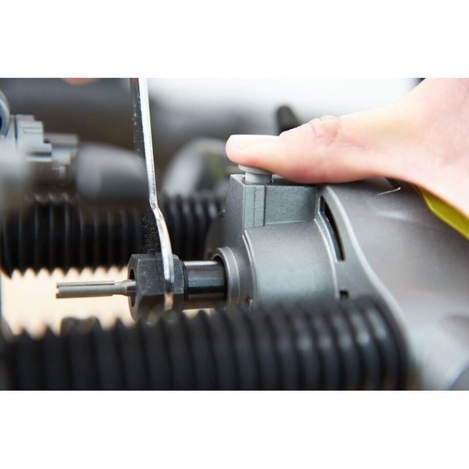 Ryobi RRT1600P-K 1600 W Çift Kollu El Frezesi 5133002606