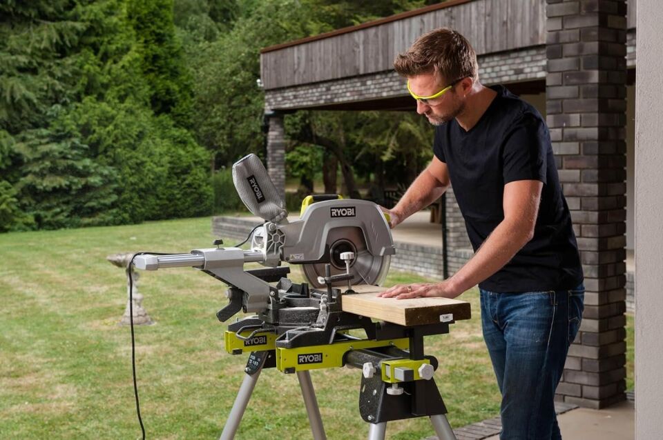 Ryobı Kızaklı Lazerli Zıvanalı Gönye Kesme 305 Mm EMS305RG 5133002861