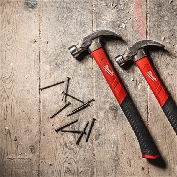 Milwaukee Fiber Saplı Kavisli Çivi Bölmeli Çekiç 570 Gr 4932478658