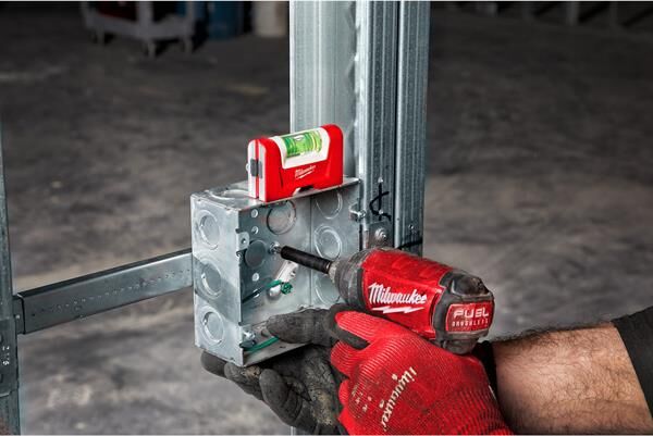 Milwaukee Compakt Mıknatıslı Su Terazisi 4932472122